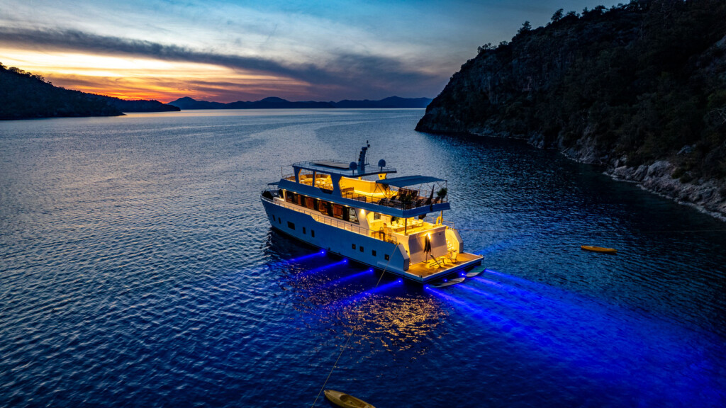 Lila Trawler Yaxtası