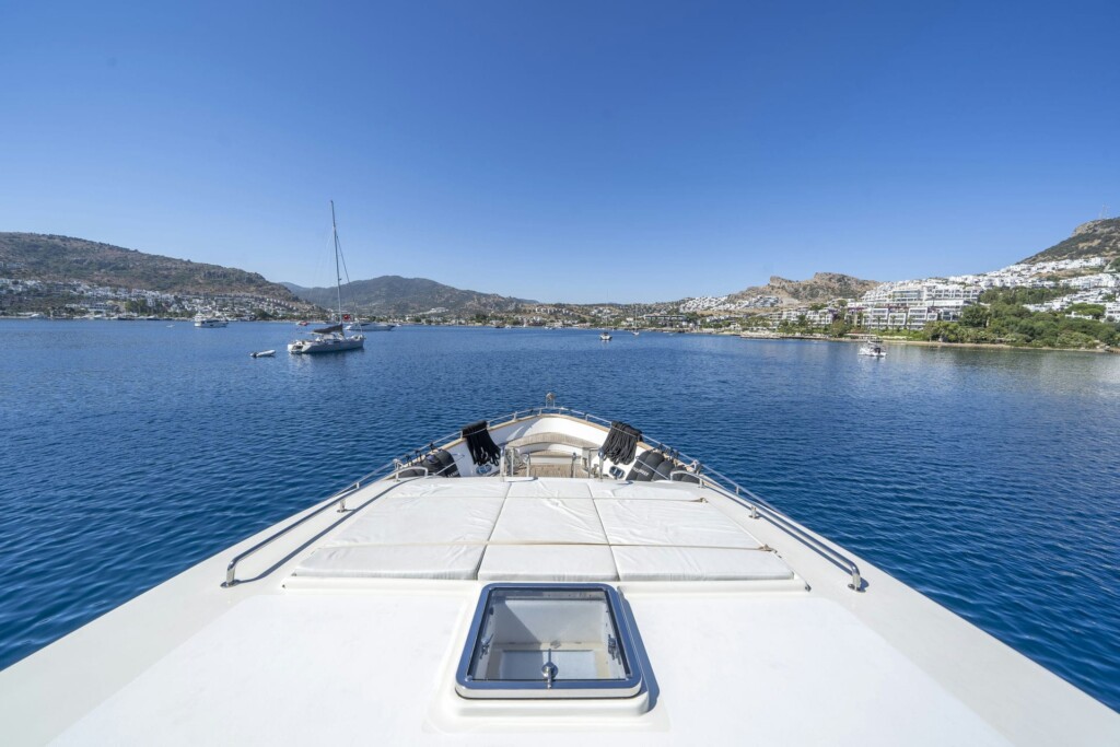 Sanref Motor Yacht 